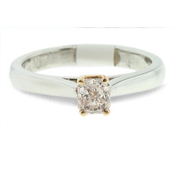 Solitaire Ring Set in Platinum