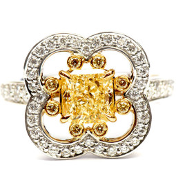 A 1.27ct Radiant Yellow Diamond Ring se