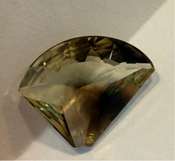 OV 9.11CT Topaz