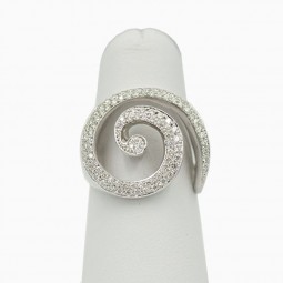 A Spiral Ring, 14kt White Gold Set